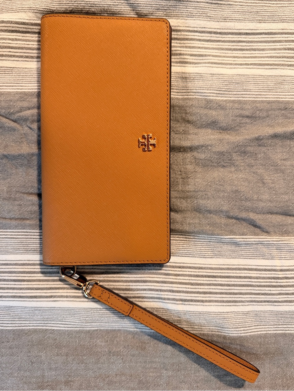 Tory Burch - Emerson Slim Wallet Wristlet